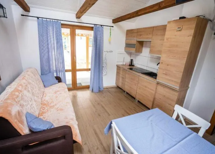 Osada Nad Zbrzyca 3 *